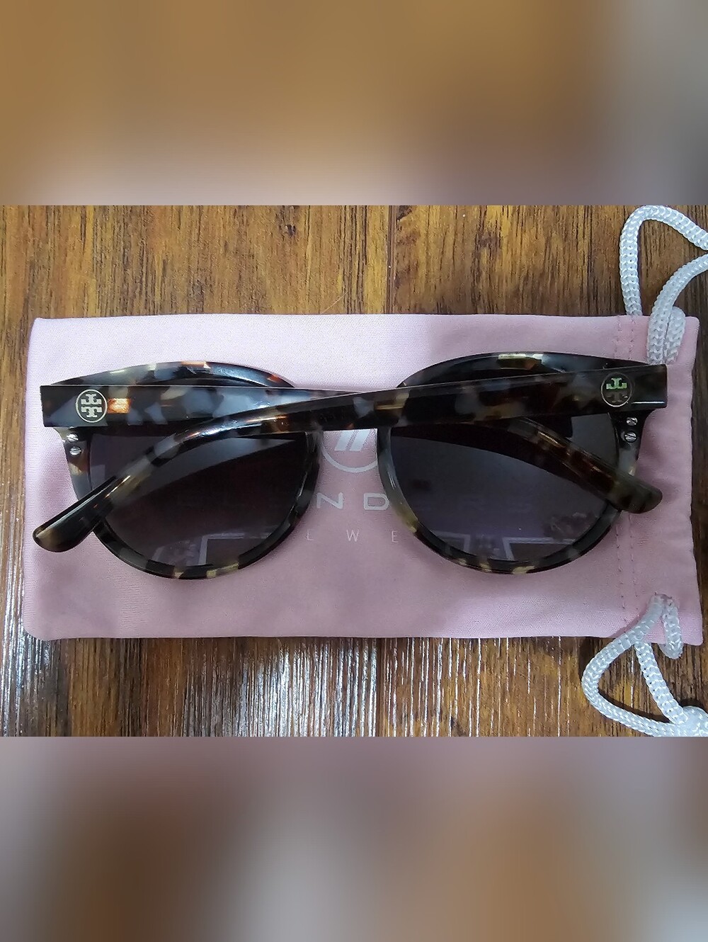 Tory Burch Tortoise Shell Sunglasses - Brown Gradient Lenses - Picture 3 of 3